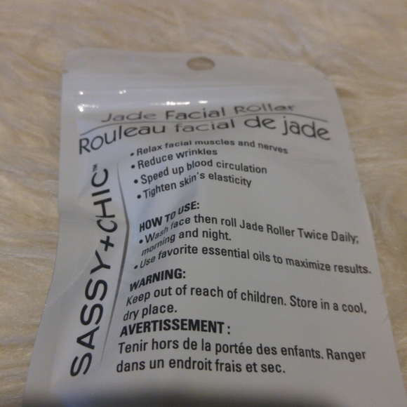 NWT Sassy + Chic Jade Facial Roller - Picture 7 of 10
